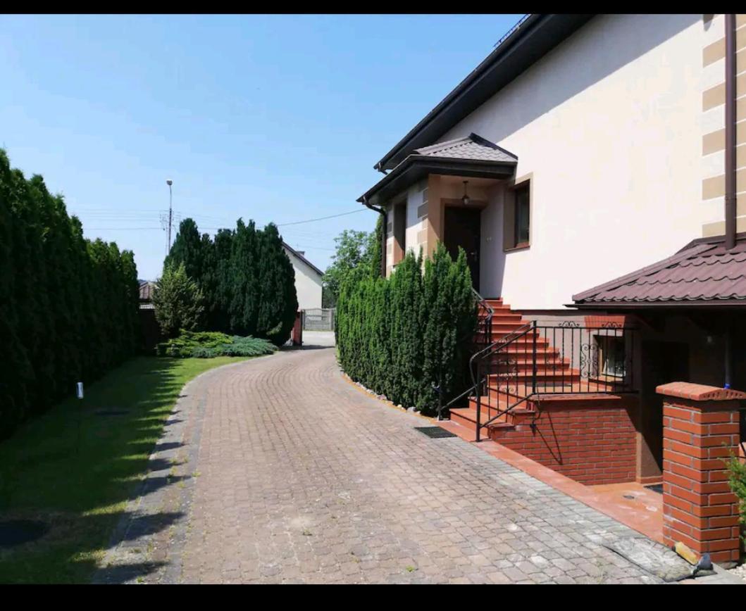 Apartament W Domu Z Kominkiem I Ogrodem Reda Exterior photo