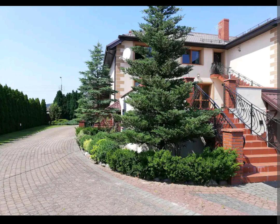 Apartament W Domu Z Kominkiem I Ogrodem Reda Exterior photo